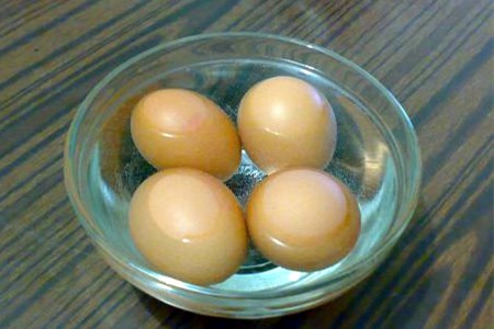 鸡蛋煮几分钟能熟(涛哥教你是冷水还是热水下锅).jpg