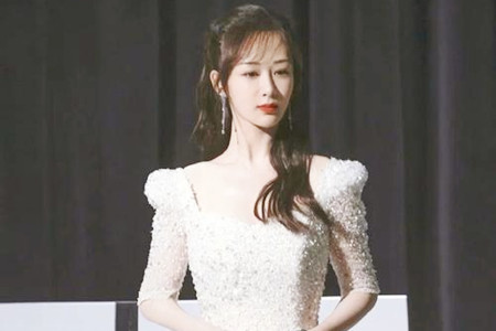 杨紫(涛哥分享被粉丝喊老婆，叉腰傲娇反驳：不要乱叫老婆，我还没结婚).jpg