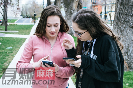  闲着玩手机一小时赚50元是真的吗？