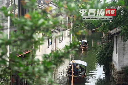 轻舟载梦，惬意前行